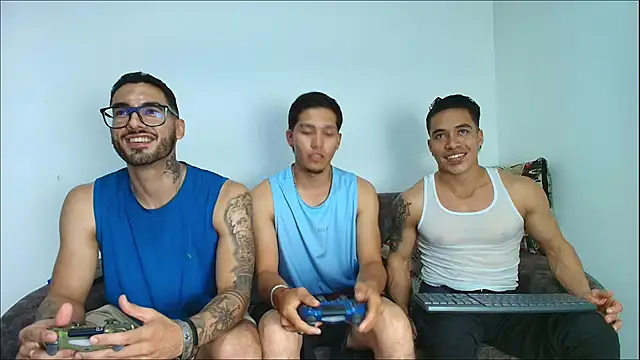 thebadboys05 online show from November 5, 4:40 am