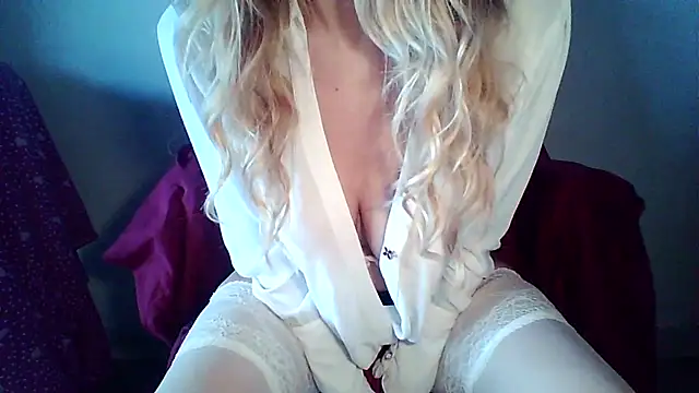 salentinasexy online show from November 18, 10:16 am