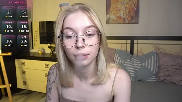 ShanelTunon online show from November 5, 7:08 pm