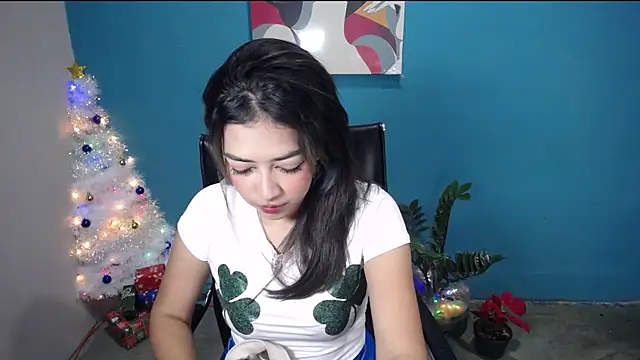 Melissa Ortega  online show from December 18, 6:01 pm