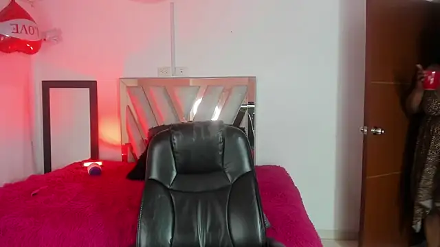 Ebonynaughty online show from April 12, 9:23 am