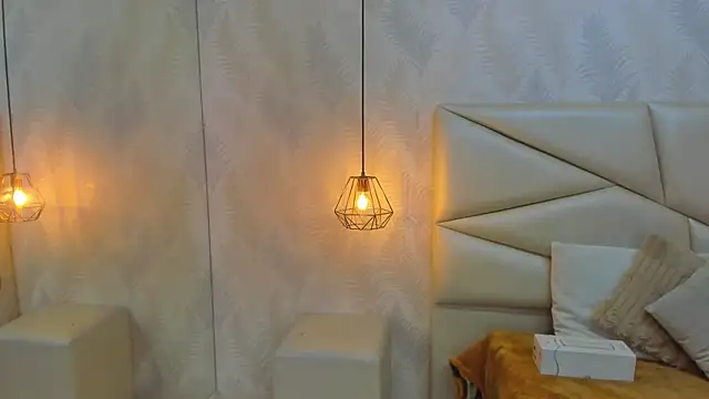 laurettedela rouse online show from November 7, 11:27 am