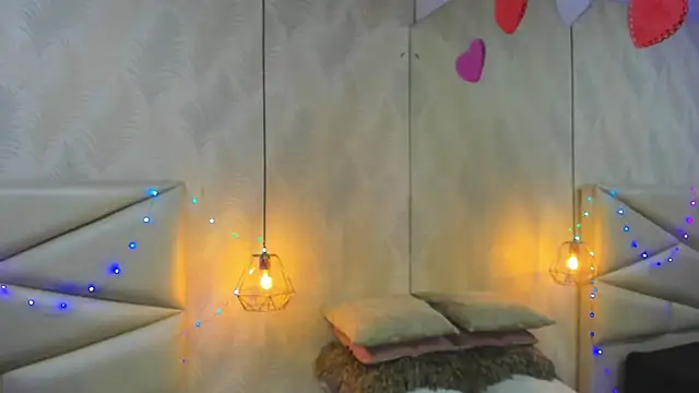 laurettedela rouse online show from December 21, 10:41 am