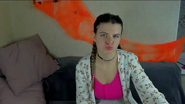 Zorianaa online show from November 9, 9:55 pm