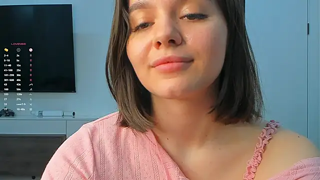 Xo Laura online show from April 12, 8:11 pm