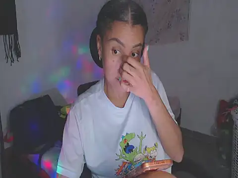 shayna cute online show from June 9, 2:11 am