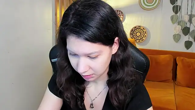 SaraDenars online show from November 13, 5:50 am