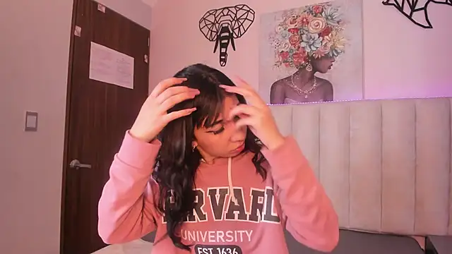 Isabella Crofts online show from December 2, 3:19 am