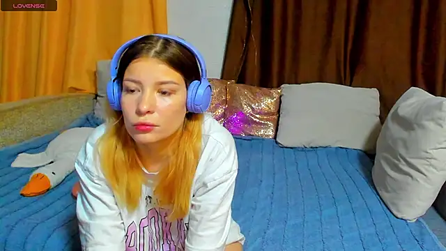 Eva purrr  online show from November 17, 1:28 am