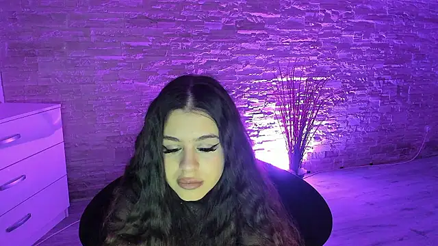 BellaNoir  online show from January 8, 5:55 am