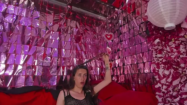 mia luna ed online show from November 15, 4:08 pm