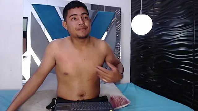 Naty And Maxx online show from December 17, 7:51 pm