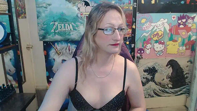 Savanah Banana  online show from May 8, 7:16 pm