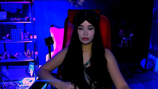 AnnaGarcias  online show from December 3, 12:40 pm