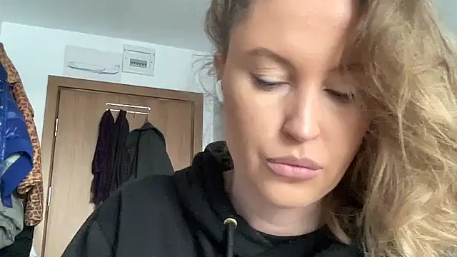 Ameli8 online show from February 15, 10:47 am