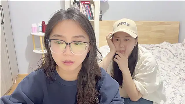 Hmm 0303 online show from February 4, 3:48 pm