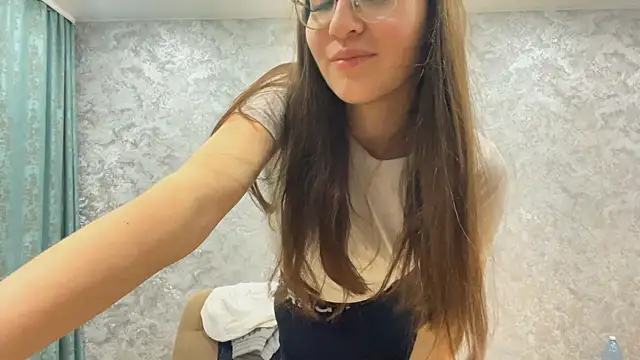 SofiYong online show from November 6, 4:02 pm