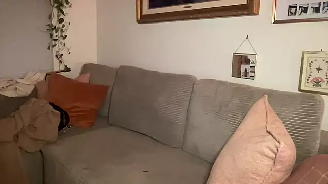 angelgirl98 online show from February 6, 1:53 am