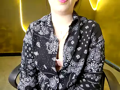 NishasBack online show from November 10, 6:30 am