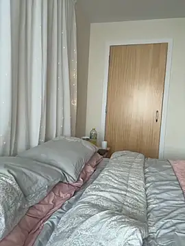 LillieMaee online show from November 9, 1:40 pm