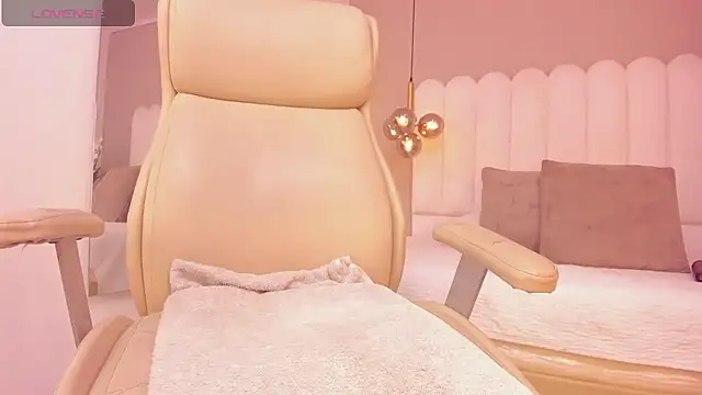 EmilyMiller 22 online show from January 11, 12:32 pm