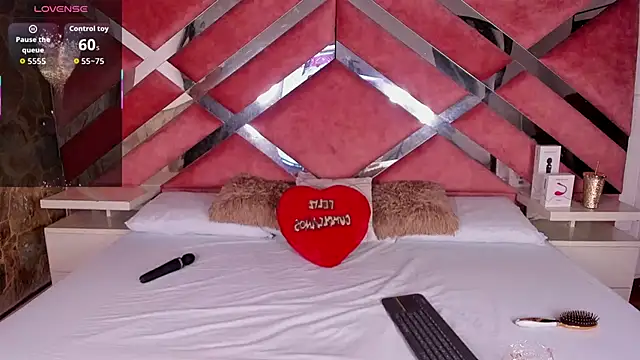 Lily Queen30 online show from January 14, 8:58 pm