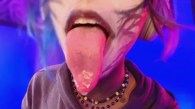 luxiel  online show from March 11, 11:18 pm