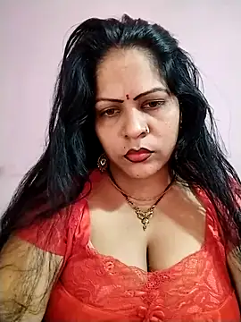 lovely  queen online show from November 9, 9:05 am