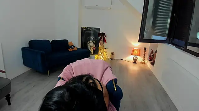 AnyaEvy online show from December 4, 5:32 am