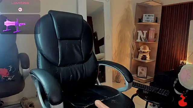 AMARA BRUNET online show from February 14, 1:13 pm