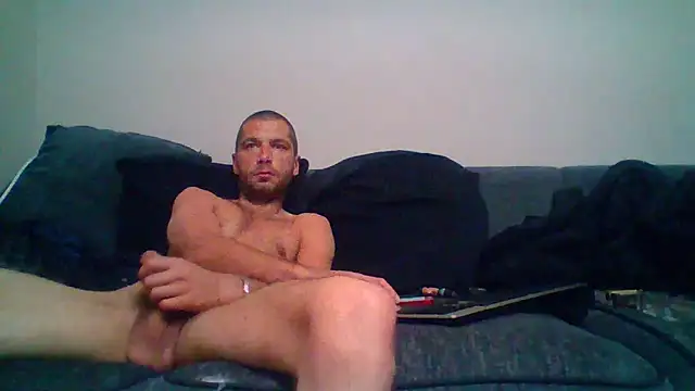 Kinkycouple142 online show from May 26, 9:47 pm