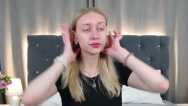 RachaelCute online show from June 7, 4:08 am