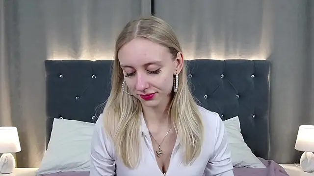 RachaelCute online show from April 22, 4:20 am