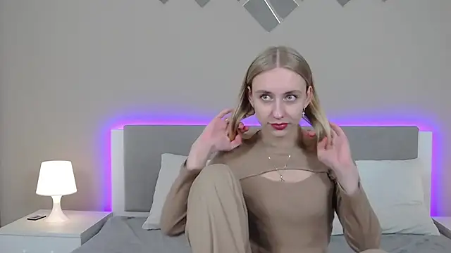 RachaelCute online show from February 28, 1:32 pm