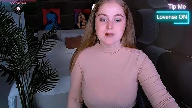 Kate Moan online show from November 26, 7:42 am