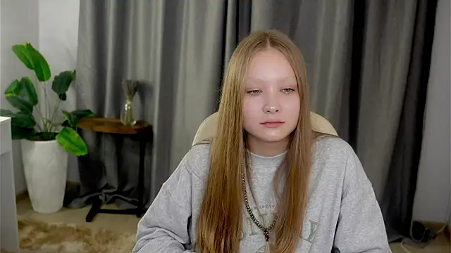 AdalineSheetz online show from November 11, 1:52 pm