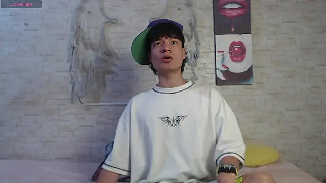 axel milo kairo and noa online show from March 5, 11:11 pm