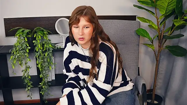 YeeVella online show from November 11, 6:20 am