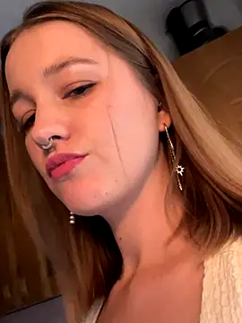 yourladyMary online show from November 27, 2:36 am