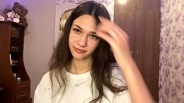 EunHendericks online show from November 11, 11:18 am