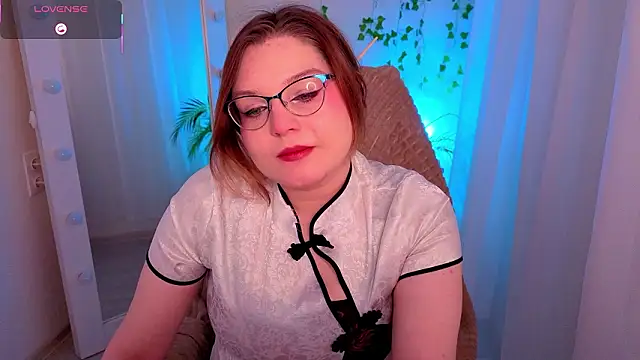 RacieBroom online show from February 8, 10:23 pm