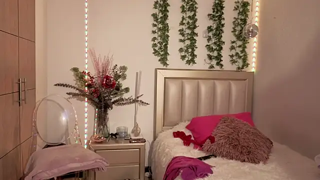 Iamnyxy online show from December 23, 12:03 am