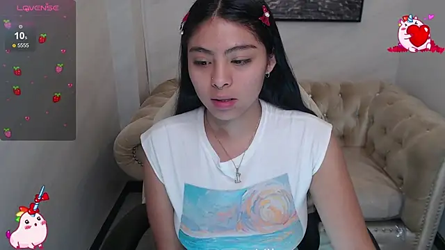 Little Angelina v online show from December 15, 8:03 pm