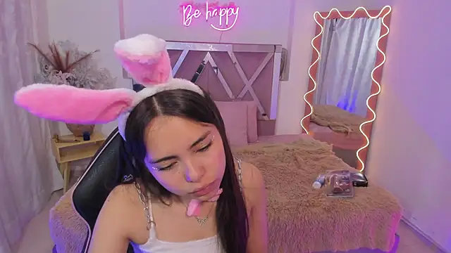 ISABELA TAY online show from November 22, 11:46 am