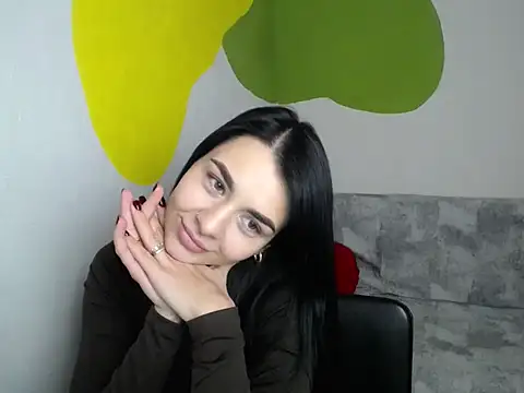 divina kira online show from December 17, 3:16 pm