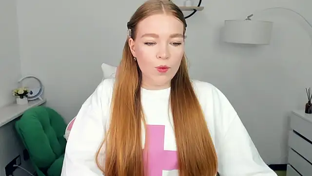 LavetaShiroma online show from November 28, 8:45 pm