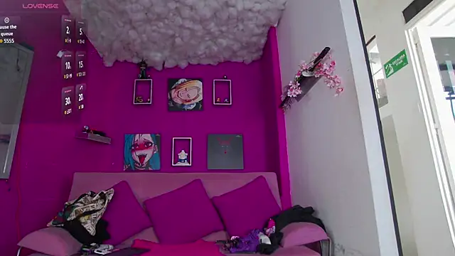 antonella contti  online show from December 17, 7:40 pm