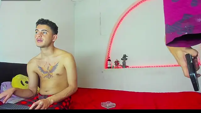 kaiborman00 online show from December 15, 3:12 am