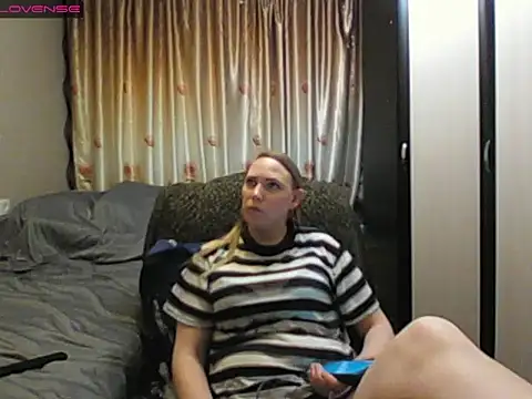 JenniDeep online show from April 16, 8:08 pm