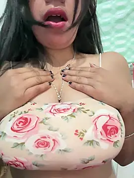 isha sharma2002 online show from February 5, 4:32 pm